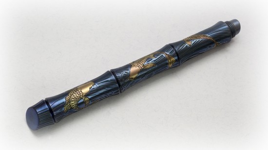 Ручка  Камикадзе, с гравировкой карпы
